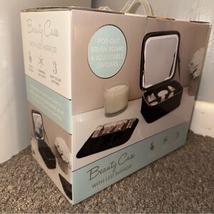 Beauty Case with LED Mirror
